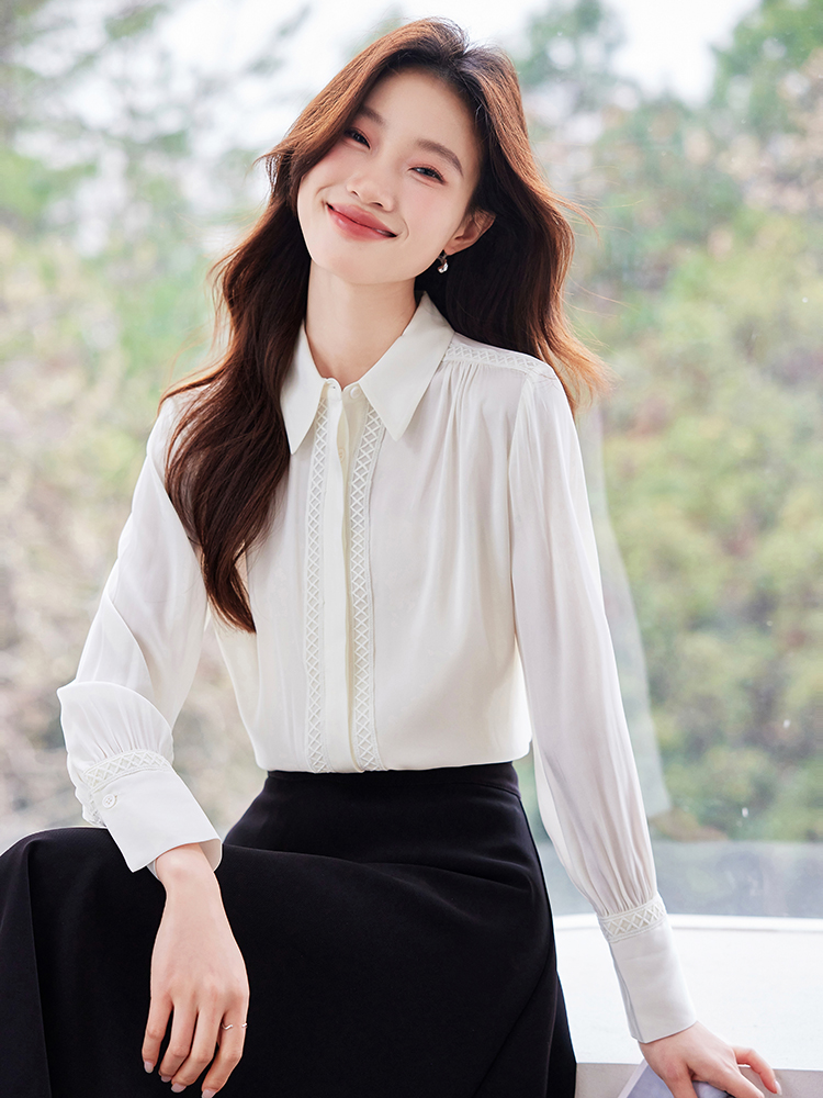 2026 년 가을 새로운 여성 의류 문예 POLO 칼라 루즈핏 슬림해 보이는 맨위 미니멀리즘 연령 감소 디자인 화이트 셔츠