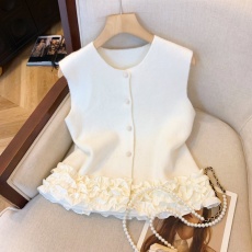 批发上实拍~欧货小香风洋气减龄无袖背心马甲女下摆木耳花边拼接包扣