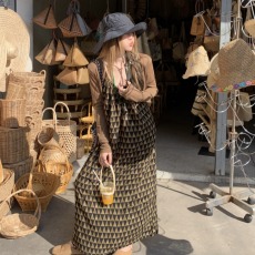 批发2026夏新款气质无袖印花吊带连衣裙海边度假风沙滩<b class='q'>长裙</b>美式复古裙