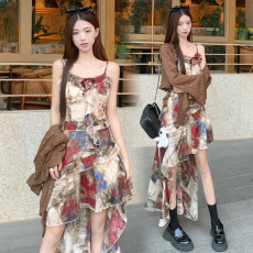 批发实拍~大码女装2026春夏新款复古<b class='q'>提花</b>高级油画拖尾裙摆吊带裙套装