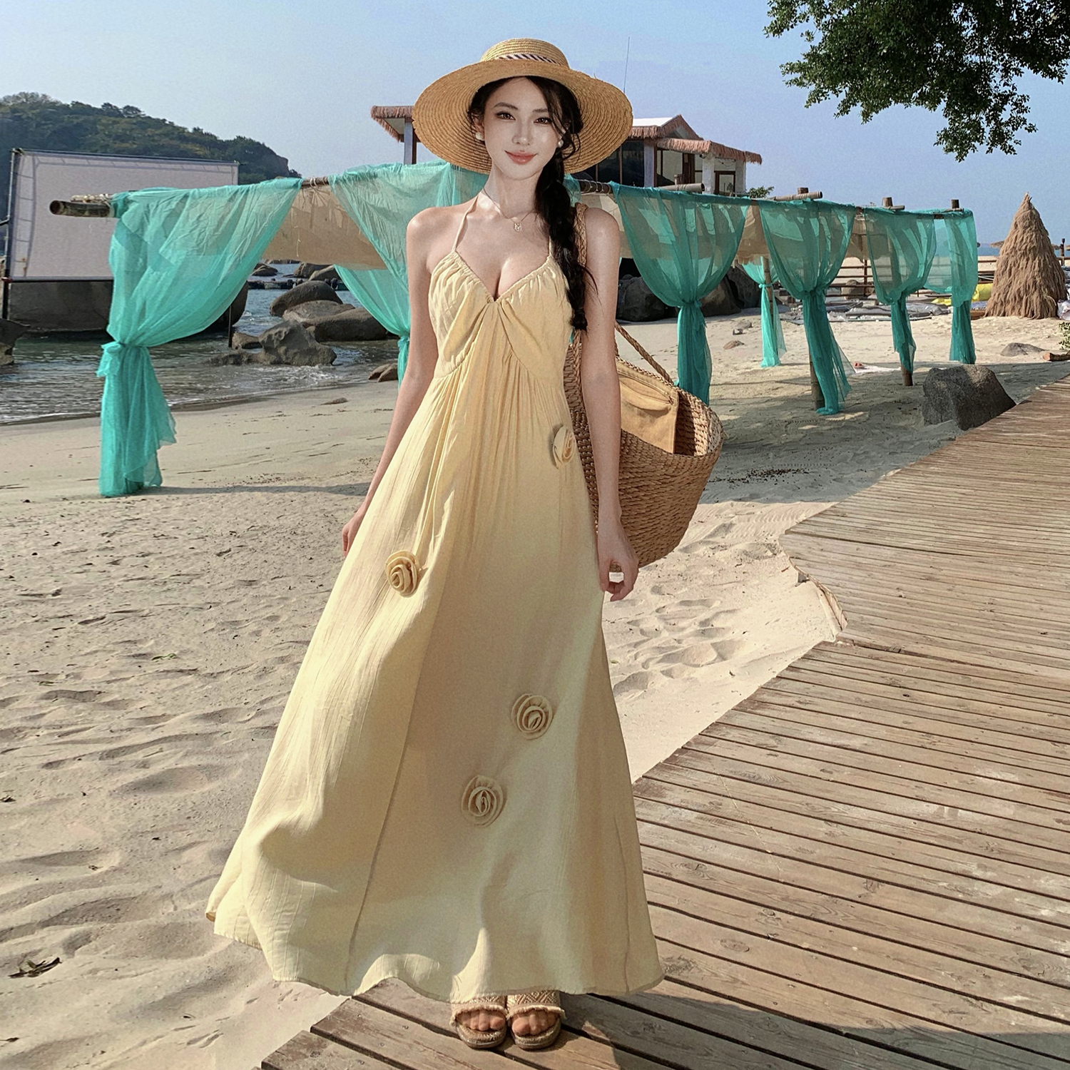 FA31347# 新款夏季新款纯色清冷美女感立体花装饰吊带连衣裙 服裝批發女裝批發服飾貨源