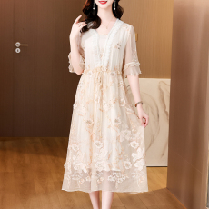 批发真丝<b class='q'>连衣裙</b>女国际大品牌奢华高端2024新款杭州纯桑蚕丝刺绣长裙子