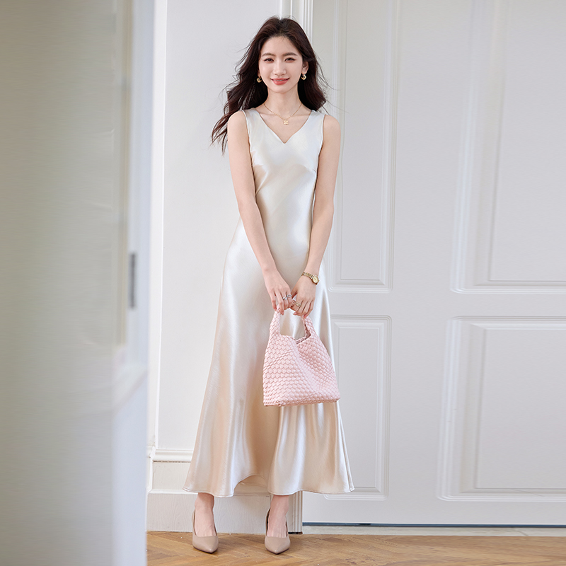 FA31008# 气质女神范礼服连衣裙女春夏季新款高级感醋酸缎面V领长裙 服裝批發女裝批發服飾貨源
