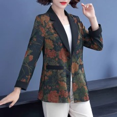 批发妈妈<b class='q'>秋装</b>外套短款2026新款洋气风衣50岁<b class='q'>中老年</b>女装春秋上衣小西装