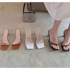 批发2025年新款韩国透明凉鞋女外穿高跟鞋方头一字带pvc仙女风凉拖