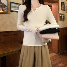 批发实拍安迪绒<b class='q'>长袖</b><b class='q'>打底衫</b>针织衫女秋冬2025纯色上衣V领短款保暖毛衣