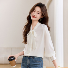 批发实拍~2026早春飘带白色衬衫<b class='q'>职业</b>蝴蝶结温柔风缎面系带衬衣女