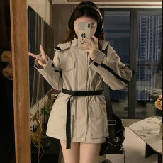 批发实拍<b class='q'>杨幂</b><b class='q'>同款</b>冲锋衣外套女短款2025春季新款收腰超显瘦工装外套潮