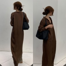 批发尺寸已更新 INS优雅慵懒风翻领宽松休闲光泽感 长袖衬衫式<b class='q'>连衣裙</b>