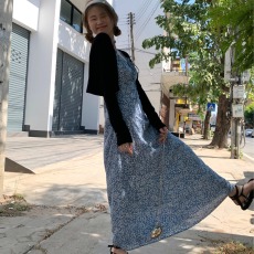 批发2026夏季新款茶歇法式连衣裙碎花超好看气质设计感温柔度假风长裙