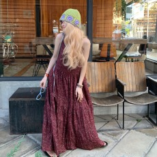 批发微胖红色碎花v领吊带连衣裙夏法式茶歇显瘦a字长裙高级感大裙摆裙