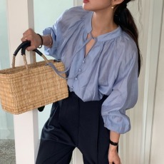 批发尺寸已更新 法式优雅气质V领飘带设计宽松休闲百搭纯色长袖衬<b class='q'>衫</b>