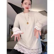 批发大码微胖MM<b class='q'>中长款</b>圆领长袖拼接蕾丝花边T恤女秋冬季宽松内搭上衣