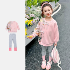 批发女<b class='q'>小童</b>新中式春季套装2025新款春秋中国风盘扣卫衣打底长裤两件套