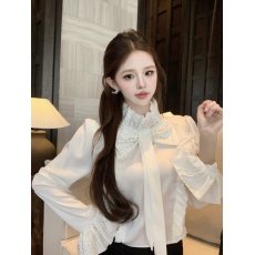 批发设计感泡泡袖<b class='q'>缎面</b>蝴蝶结衬衫镶钻高级感喇叭袖衬衫女上衣