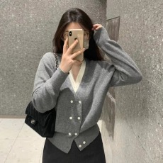 批发韩版假两件针织衫<b class='q'>女装</b>2026年秋季新款v领毛衣打底衫内搭长袖上衣