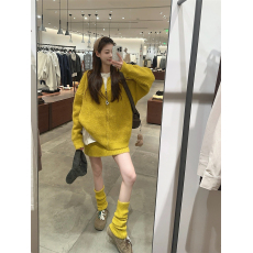 批发实拍实价 2025早<b class='q'>春</b>高级感ootd穿搭针织毛衣女+半裙袜套两件套