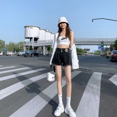 批发黑色破洞牛仔短<b class='q'>裤</b>女夏2025年新款ins潮<b class='q'>大</b>码毛边热<b class='q'>裤</b>高腰a字阔腿<b class='q'>裤</b>