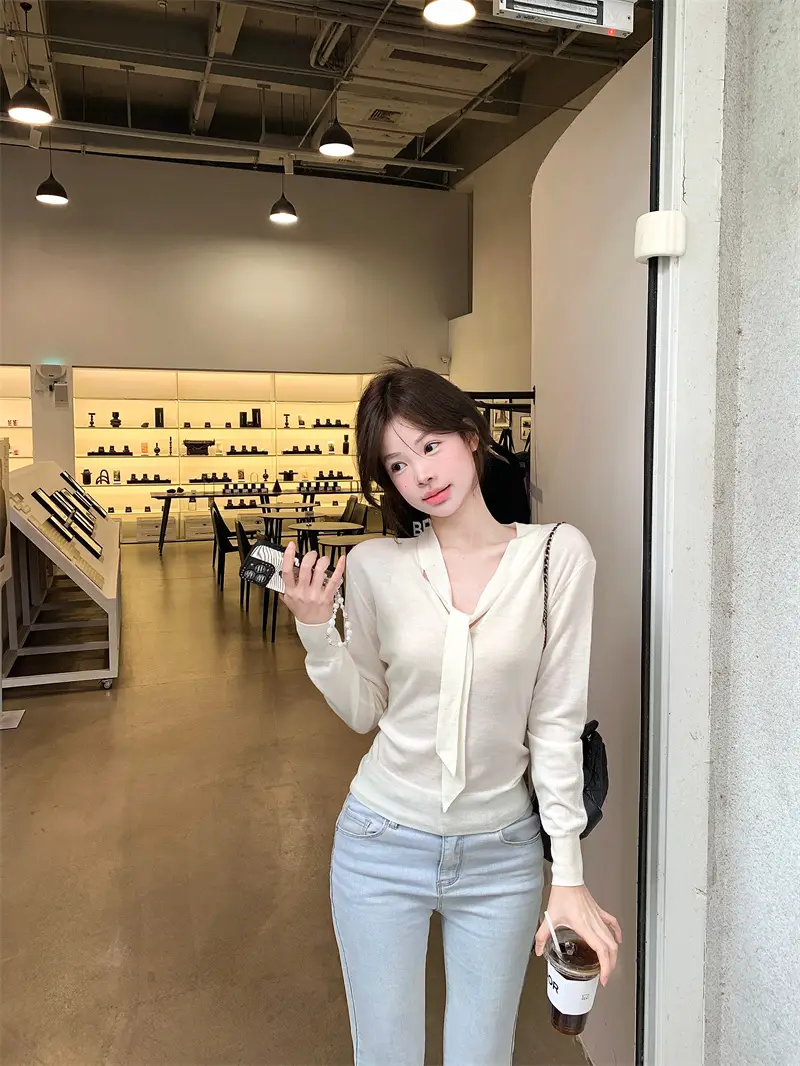 니트 탑 V넥 끈 디자인 상세 이미지 4