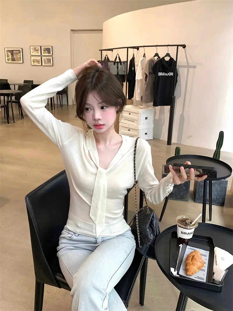 니트 탑 V넥 끈 디자인 상세 이미지 6