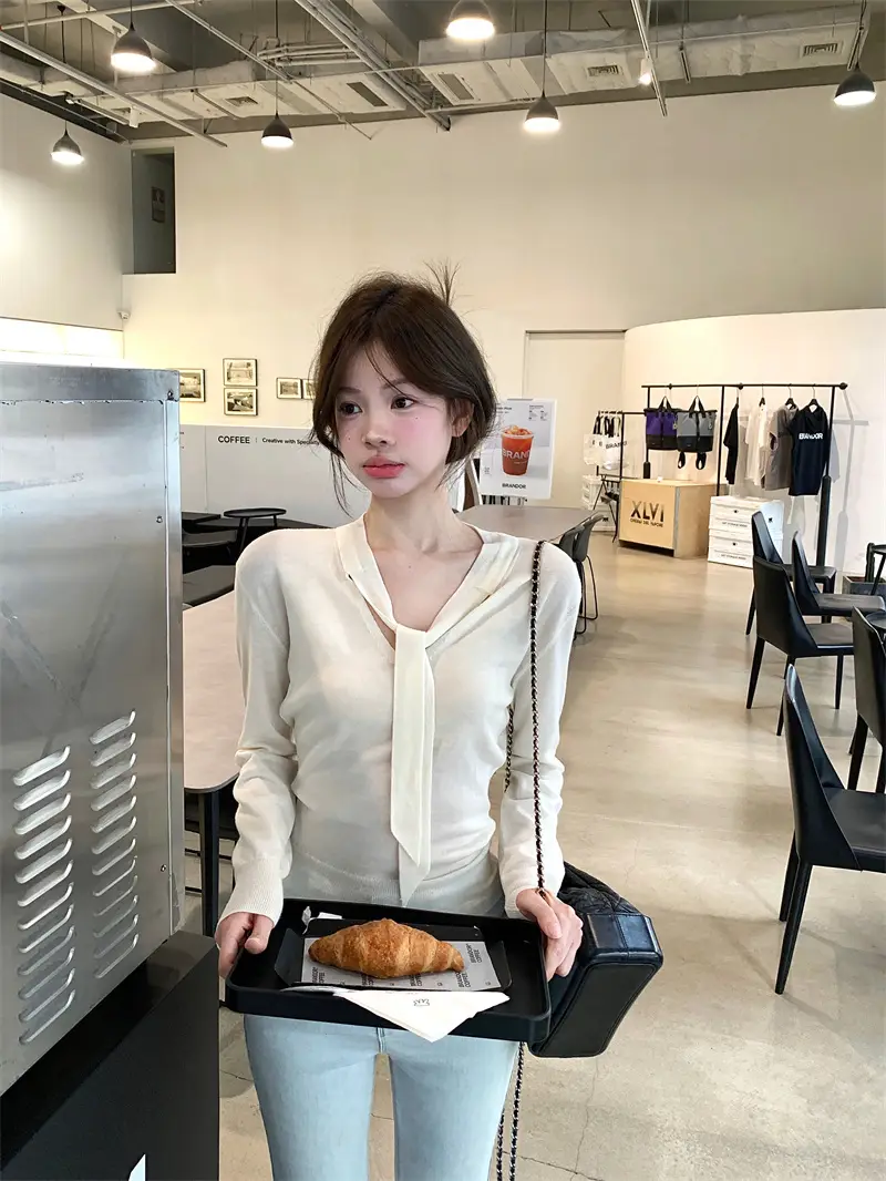니트 탑 V넥 끈 디자인 상세 이미지 8