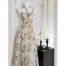 批发油画秘境 复古油画感艺术印花挂脖<b class='q'>吊带</b>连衣裙女春季新款