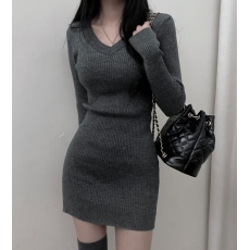 批发已出货 韩国chic<b class='q'>春</b>秋V领修身打底针织连衣裙女内搭毛衣包臀裙