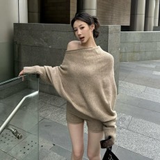 批发7针北极绒~卡其宽松露肩长袖套头女秋季慵懒风套<b class='q'>装</b>针织短<b class='q'>裤</b>两件套