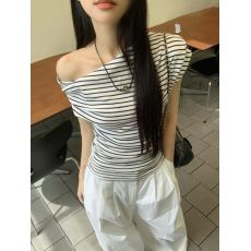 批发<b class='q'>韩国</b>外贸棉螺纹斜肩短袖<b class='q'>T</b><b class='q'>恤</b>女夏季辣妹修身独特别致露肩条纹上衣