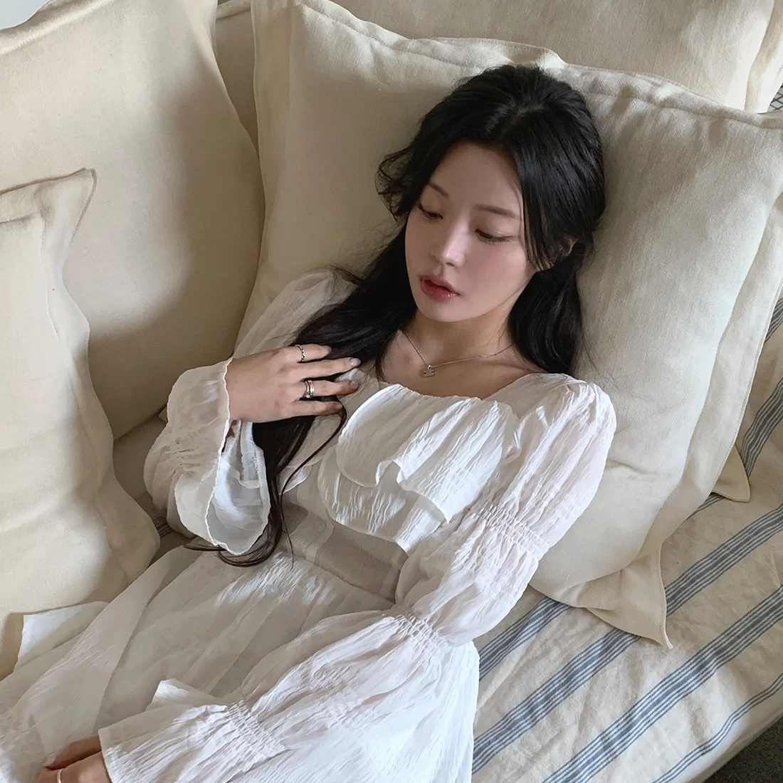봄 새로운 프릴 여성 의류 쇼트 스타일 광장 칼라 품격 긴팔 디자인 센스 작은 대중 드레스