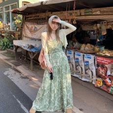 批发微胖加长高级感波西米亚印花<b class='q'>雪纺</b>吊带连衣裙气质显瘦海边度假长裙