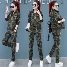 批发<b class='q'>迷彩服</b><b class='q'>套装</b>女秋季新款休闲运动三件套修身减龄广场舞工作服