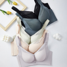 批发薄杯大胸显小三明治无钢圈光面内衣女聚拢文胸收副乳