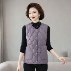 批发时尚<b class='q'>马甲</b>秋冬妈妈保暖宽松轻薄大码无袖坎肩<b class='q'>中老年</b>新款外套背心