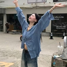 批发复古简约格纹连帽衬衫外套女2026春<b class='q'>秋</b>防晒开衫衬衣宽松设计感上衣