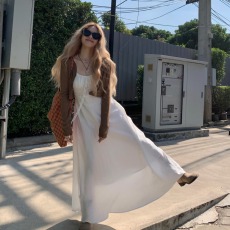 批发微胖气质小清新收腰显瘦白色吊带<b class='q'>连衣裙</b>夏高级感纯欲风性感长裙子