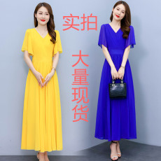 批发实拍2026夏季新款<b class='q'>连衣裙</b>修身气质V领大摆雪纺沙滩连衣长裙