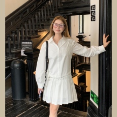 批发实拍  早<b class='q'>春</b> 设计款 双腰带装饰 宽松衬衫裙 单排扣连衣裙 百褶裙