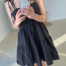 批发已出货       吊带连衣裙女款甜辣时尚高腰显瘦蓬蓬裙潮