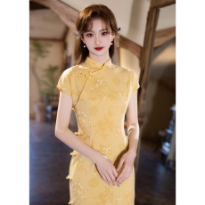 批发黄色<b class='q'>旗袍</b>2026新款改良年轻款少女<b class='q'>夏季</b>新中式连衣裙日常可穿小个子
