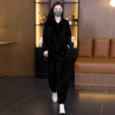 批发实拍2026秋季休闲丝绒套装女新款宽松时髦长袖开衫长裤大码两件套