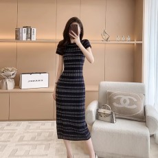 批发天猫抖音质量夏季小香风圆领条纹针织连衣裙修身气质中长款T恤裙