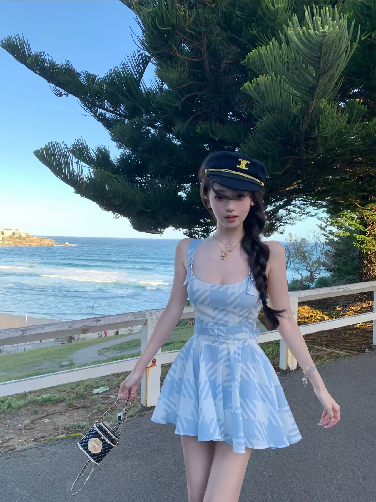 半岛黄昏性感露背交叉设计吊带蓬蓬连衣裙女新款