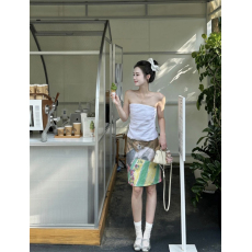 批发实拍 肌理感白色褶皱抹胸背心女2026夏季气质修身显瘦短款上衣