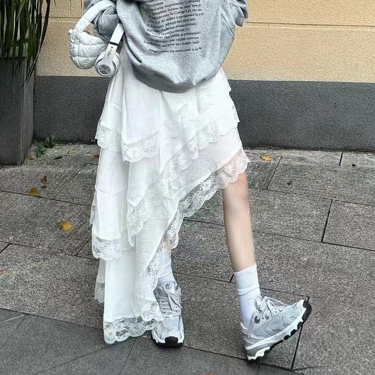 한 부서 바람 품격 레이스 측면 다중 레이어 레트로 불규칙 허리밴드 작은 대중 디자인 다용도 화이트 반신 스커트 여성