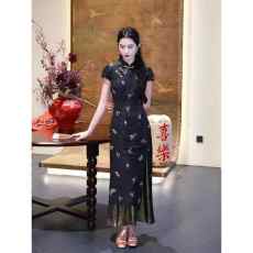 批发年会结婚订婚新中式复古连衣裙秋<b class='q'>冬</b>红色百合花刺绣改良旗袍敬酒服