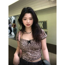 批发实价纯欲辣妹豹纹短袖t恤女<b class='q'>春</b>季短款修身高级感百搭显瘦上衣