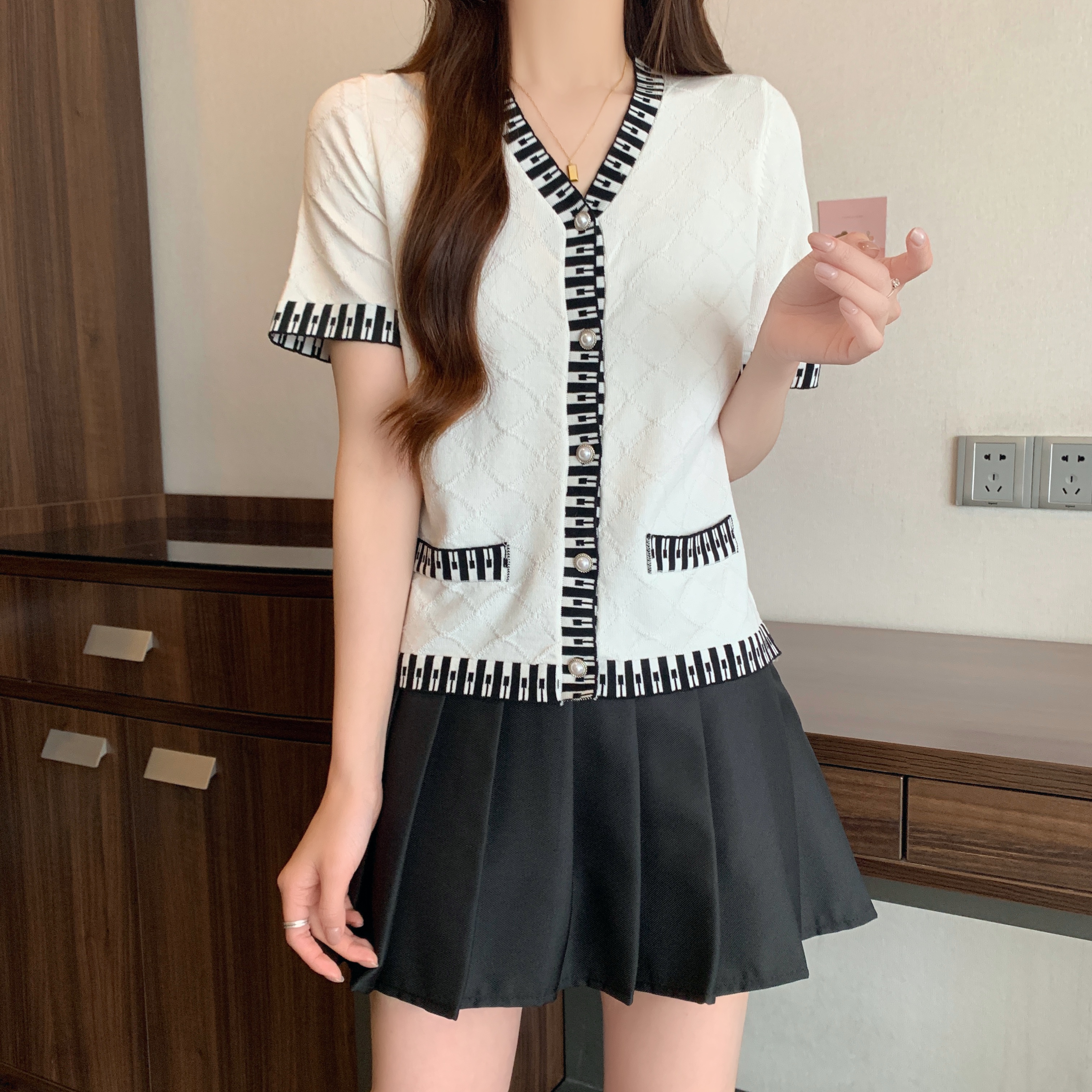 MY605#大码女夏季小香风V领重工刺绣冰丝开衫胖MM短袖落肩袖T恤上衣女裝貨源服裝批發