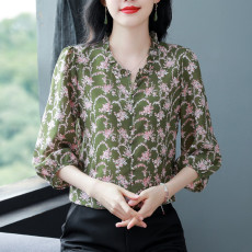 批发实拍雪纺<b class='q'>衬衫</b>新款复古港味气质桑蚕丝上衣女士百搭小衫宽松遮肚子