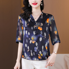 批发2025夏装高贵真丝上衣大码中老年女新款洋气<b class='q'>衣服</b>桑蚕丝小衫